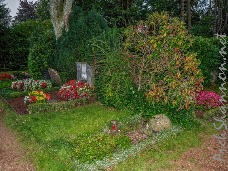 208-essen - cemetery bredeney.jpg