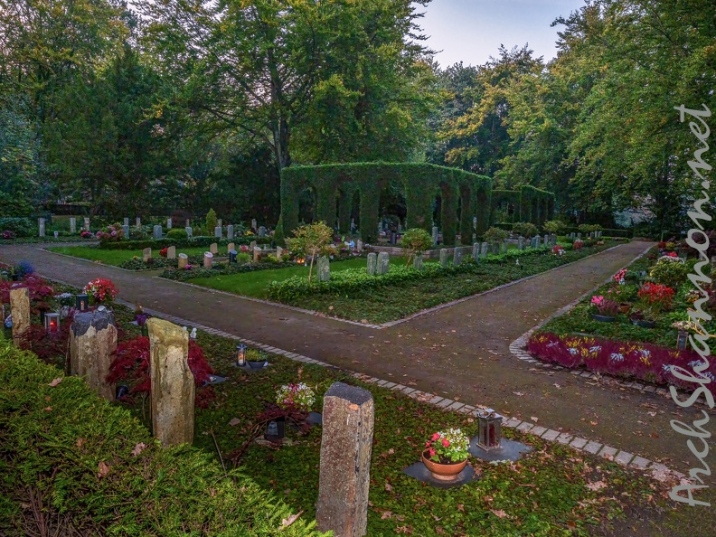 401-gelsenkirchen - main cemetery.jpg