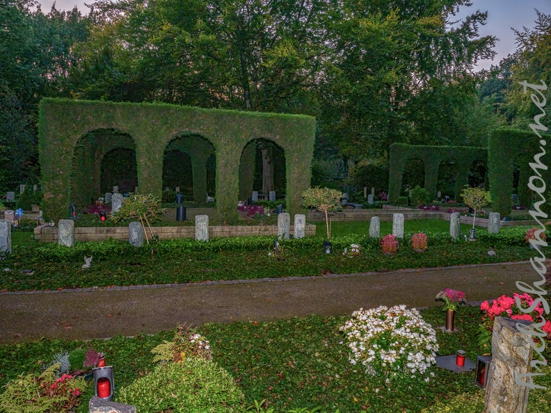 403-gelsenkirchen - main cemetery.jpg