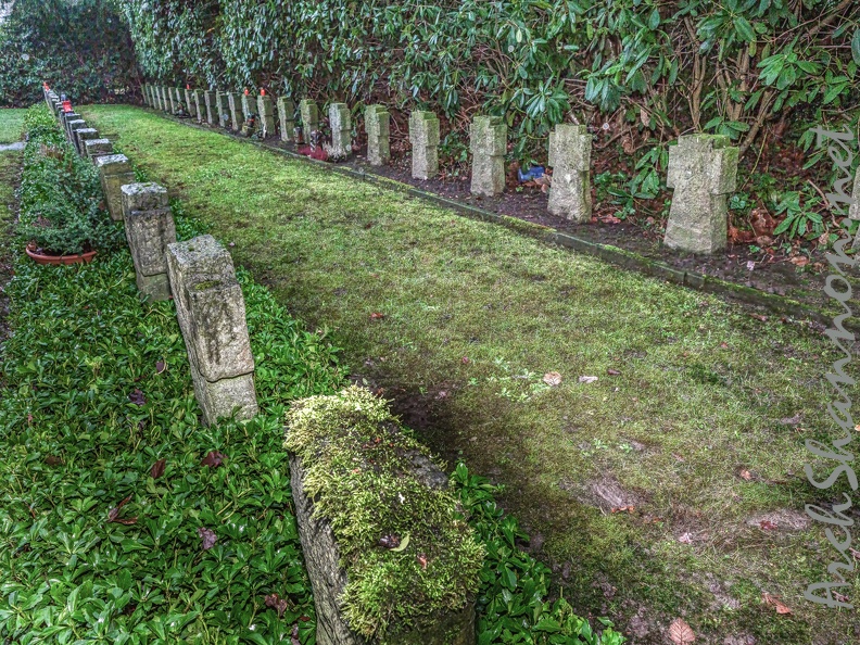 027-essen - hilltop cemetery.jpg