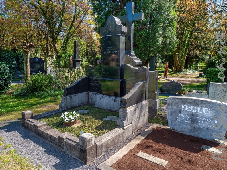 0358-cologne melaten cemetery.jpg