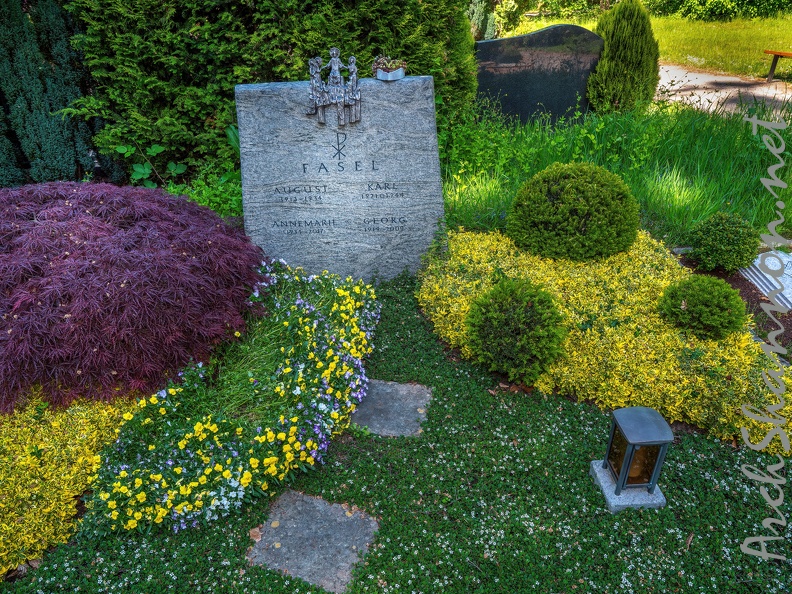 137-duisburg forest cemetery